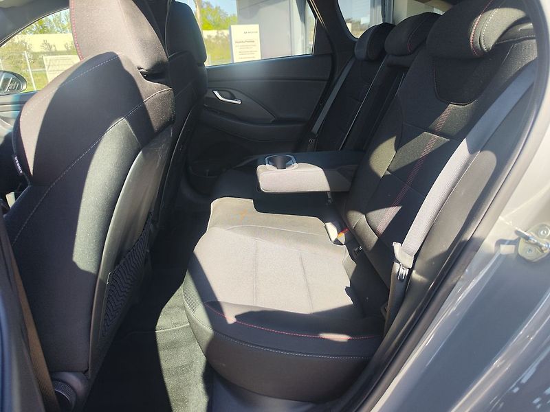 Hyundai i30 1.5 T-GDi/103kW N-Line DCT - fotka 12 z 33