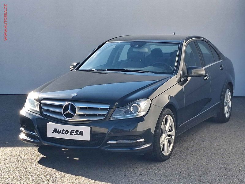Mercedes-Benz Třídy C (2013) 2.0 CDI, 2.maj, AT, bixen. - fotka 3 z 17