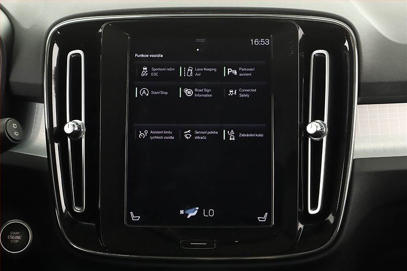 Volvo XC40 (2018) Momentum T3 - fotka 14 z 17
