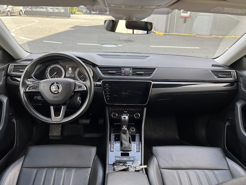 Škoda Superb (2017) 2,0TDi140kW Laurin&Klement DSG - fotka 39 z 42