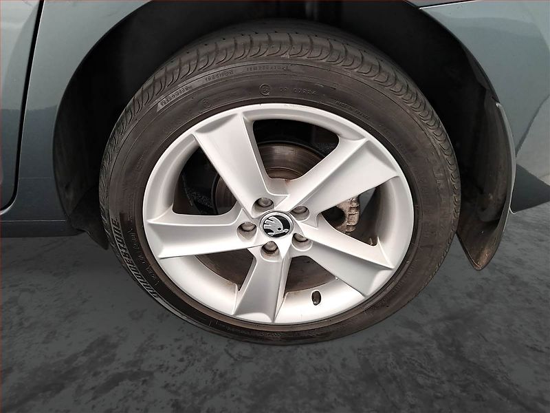 Škoda Rapid (2019) Ambition Plus 1.0 TSI - fotka 14 z 17