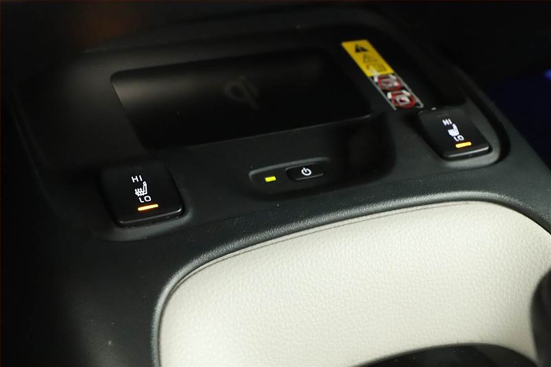 Toyota Corolla (2023) 1.8 Hybrid, Automat - fotka 13 z 20