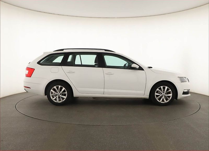 Škoda Octavia (2018) 1.6 TDI, Automat - fotka 6 z 13
