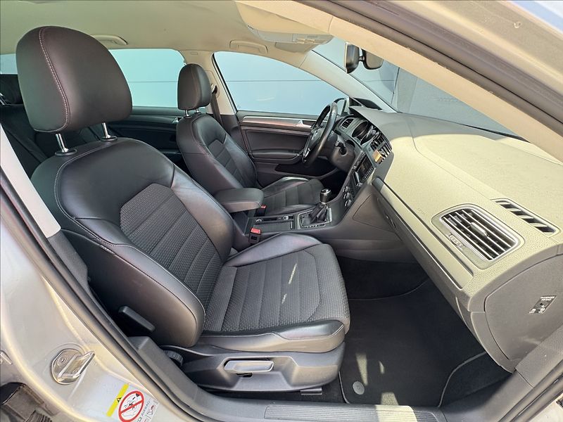 Volkswagen Golf 1,6 TDI rozvody spojka servis - fotka 27 z 33