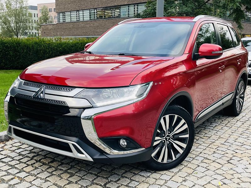 Mitsubishi Outlander 2.0i AUTOMAT 1.MAJITEL KAMERA  - fotka 2 z 43