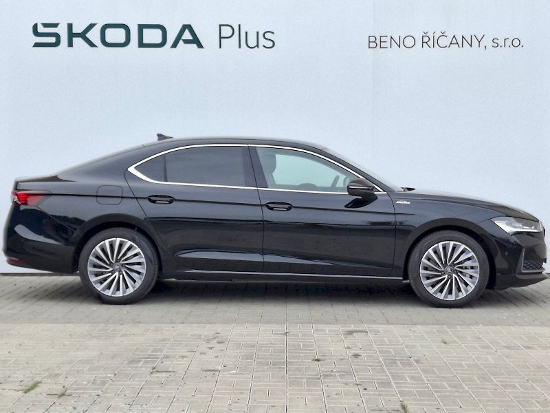 Škoda Superb (2025) iV L&K DSG 1,5TSi 150kW - fotka 12 z 35