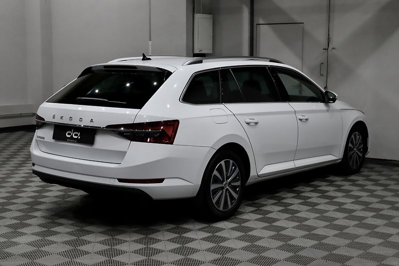 Škoda Superb 3 FL Combi 2.0 TDI 110 kW DSG - fotka 6 z 48
