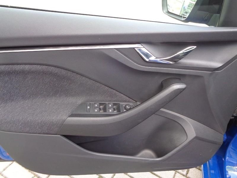 Škoda Scala 1.0 TSI  SPACEBACK STYLE  85 k - fotka 11 z 29