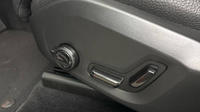 Volvo XC60 2.0 T6 AUT AWD Recharge Inscri - fotka 21 z 33