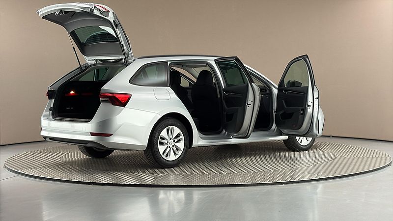 Škoda Octavia 2.0 TDI Ambition Combi - fotka 6 z 24