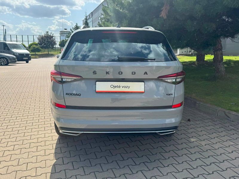 Škoda Kodiaq (2023) SPORTLINE EXCLUSIVE 2.0TSI 140 - fotka 21 z 27
