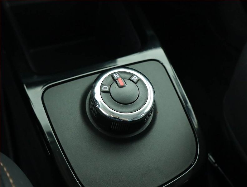 Dacia Spring (2023) Electric 65 (27 kWh), SoH 93% - fotka 13 z 18