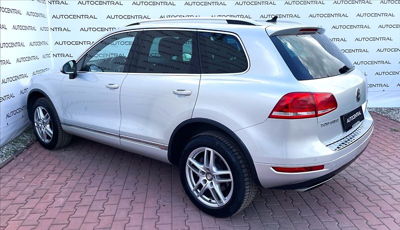 Volkswagen Touareg 3,0 TDi,V6,180kW,4x4,STK 5/28 - fotka 6 z 28
