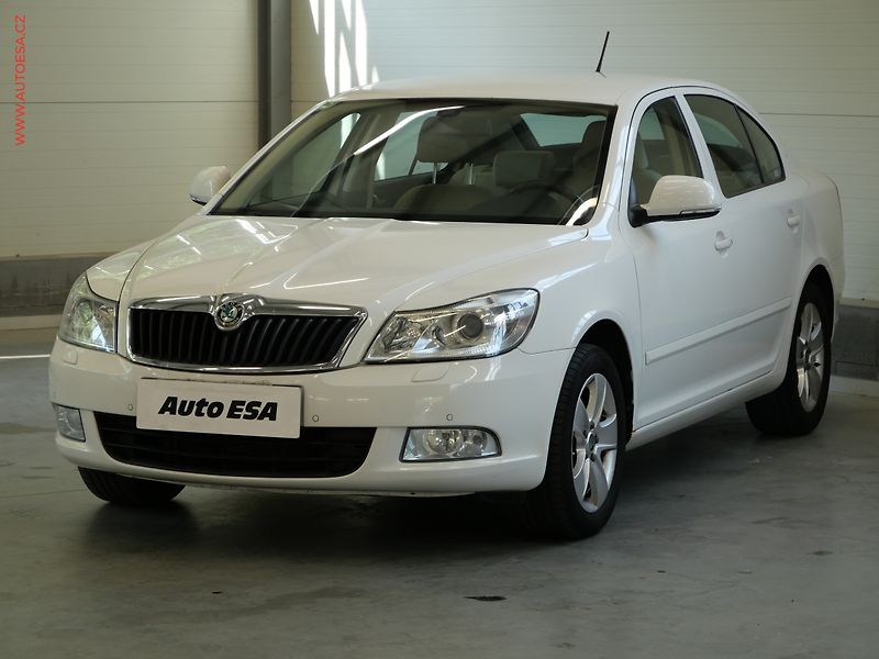 Škoda Octavia (2012) 1.6TDi, 2.maj,ČR, DSG, STK4 - fotka 3 z 26
