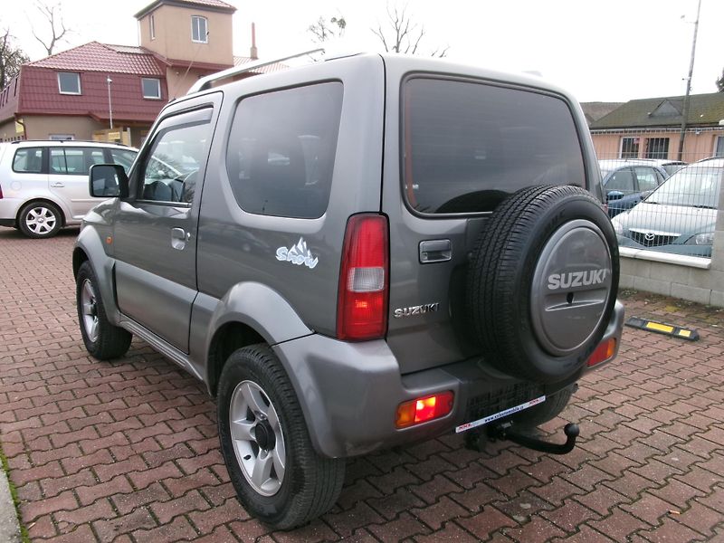 Suzuki Jimny (2006) 1,3i KLIMA ALU VÝHŘEV TAŽNÉ - fotka 7 z 34