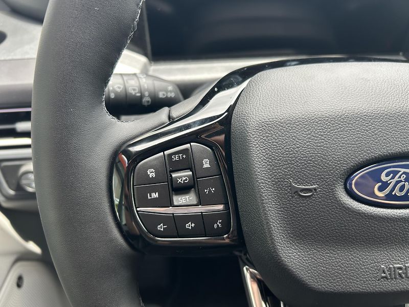 Ford Tourneo Custom 2.0EcoBlue 125kW TITANUIM X L2 - fotka 22 z 36