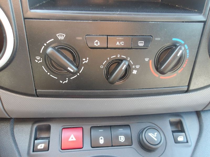 Peugeot Partner 1,6HDi 3 MÍSTA ! NOVÁ STK ! - fotka 26 z 29