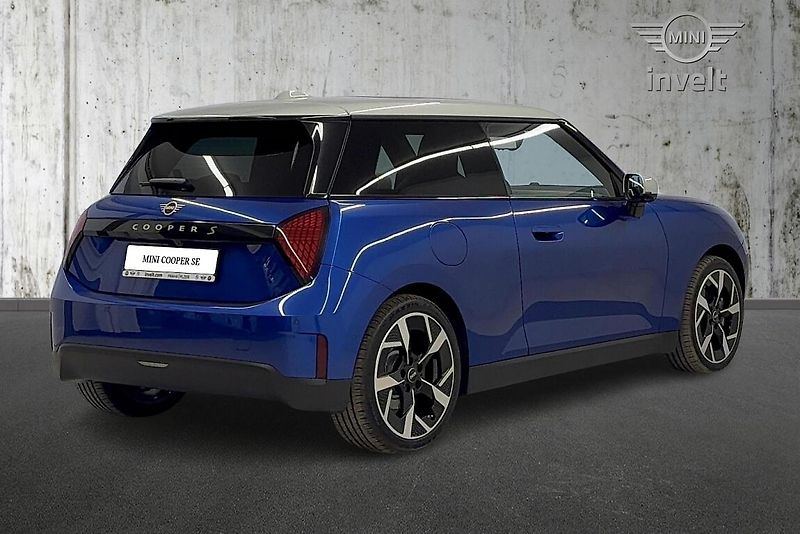 Mini Cooper SE - fotka 3 z 13