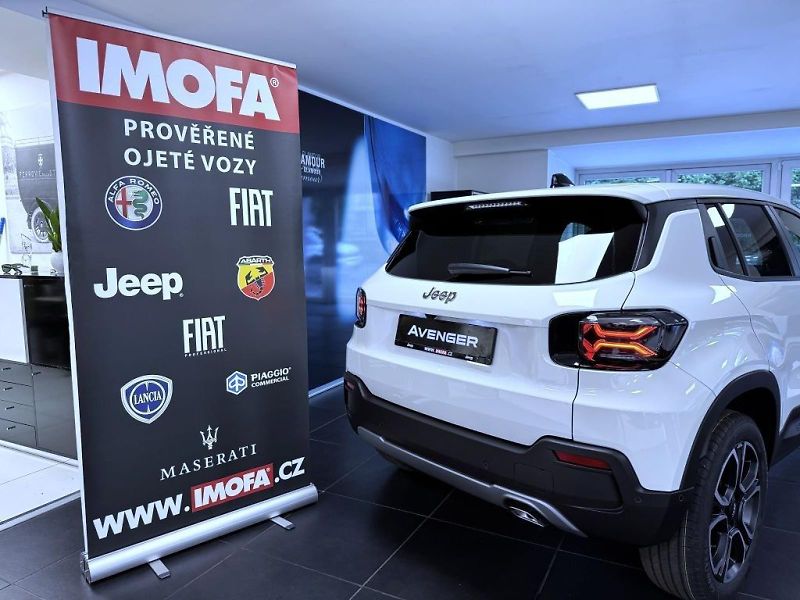 Jeep Avenger (2026) 1.2 T e-Hybrid AT 110k Summit - fotka 5 z 19