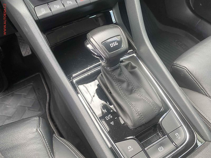 Škoda Karoq (2018) 1.5 TSi, Style, DSG, LED - fotka 16 z 20