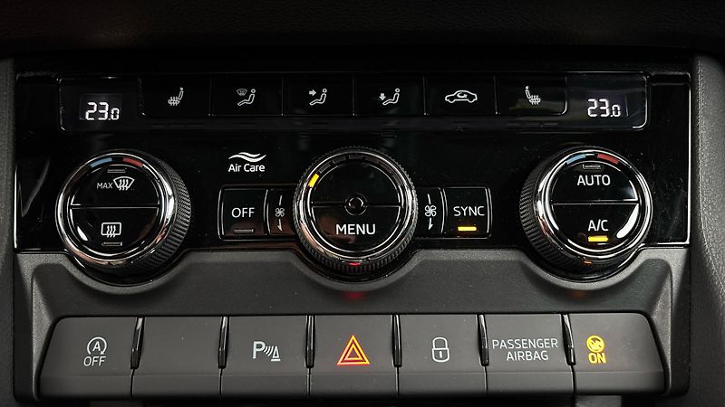 Škoda Karoq 1.5 TSI DSG Sportline - fotka 13 z 27