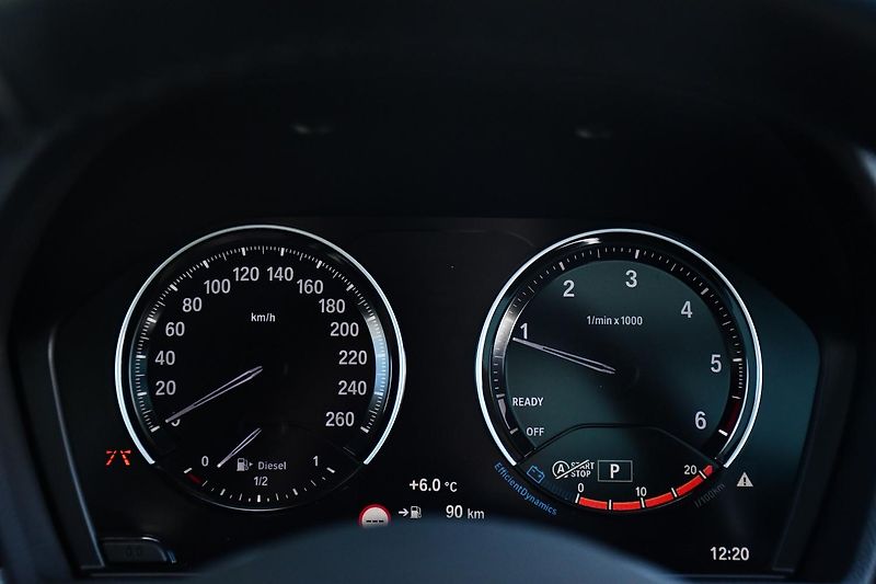 BMW X2 xDrive20d TAŽNÉ ČR PANO 1M HUD - fotka 33 z 38
