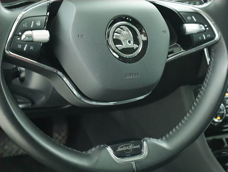 Škoda Superb (2023) Laurin&Klement 2.0 TDI - fotka 17 z 27