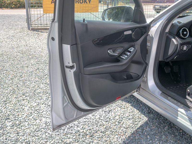 Mercedes-Benz Třídy C (2019) 220CDI LED – NAVIGACE - fotka 13 z 58