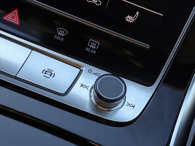 Audi Q7 3,0 TDI quattro tiptronic S li - fotka 31 z 42