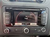 Volkswagen Touran (2010) 2.0 TDi, Highline, DSG, bixen - náhled 15