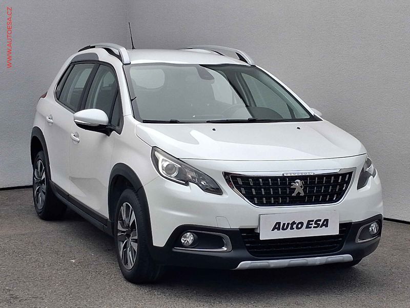 Peugeot 2008 (2019) 1.2 PT, Allure, AT, navi - fotografie inzerátu