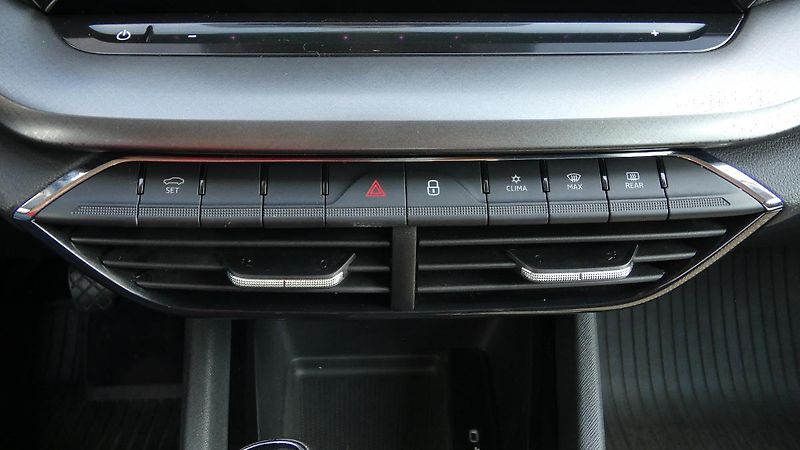 Škoda Octavia Combi 2,0 TDI Ambition - fotka 16 z 22