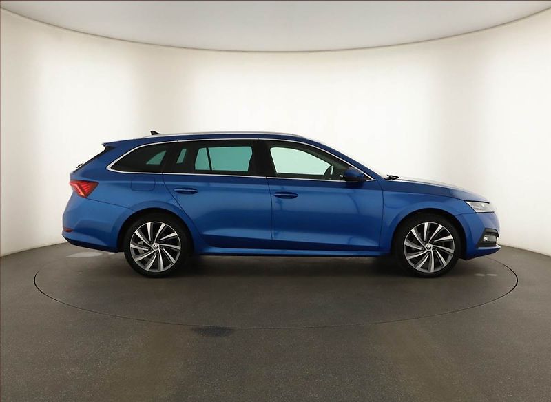 Škoda Octavia (2022) Style Plus 2.0 TDI - fotka 6 z 16