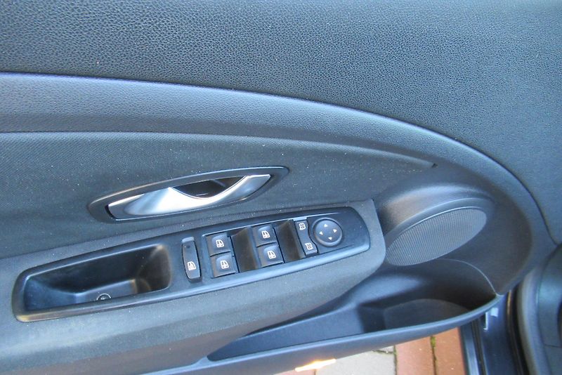 Renault Mégane 1.6i  KLIMA  - fotka 17 z 20