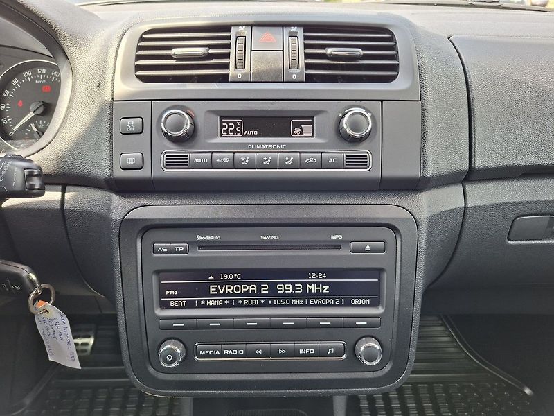 Škoda Roomster 1,2 TSI 63kW M5 2.MAJ - fotka 17 z 23