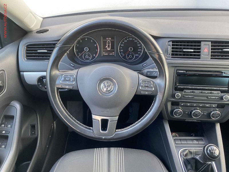 Volkswagen Jetta (2012) 1.2 TSi, Match, +kola - fotka 11 z 18