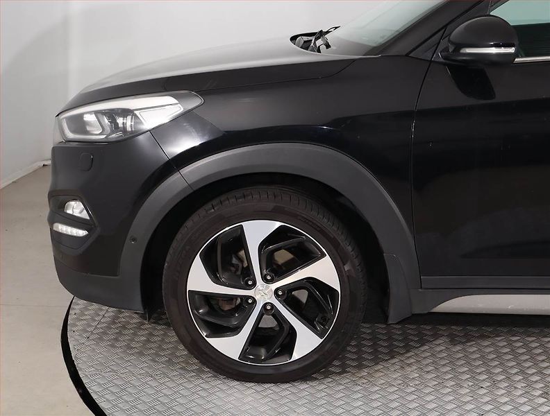 Hyundai Tucson (2017) 1.7 CRDi, Automat, Serv.kniha - fotka 15 z 20