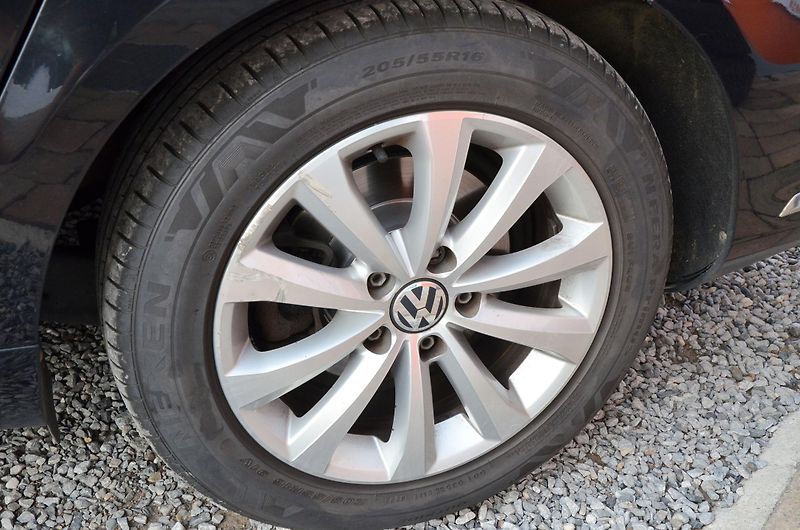 Volkswagen Passat (2014) 2.0 TDi 103kW Bi-XENON / TAŽNÉ - fotka 9 z 39