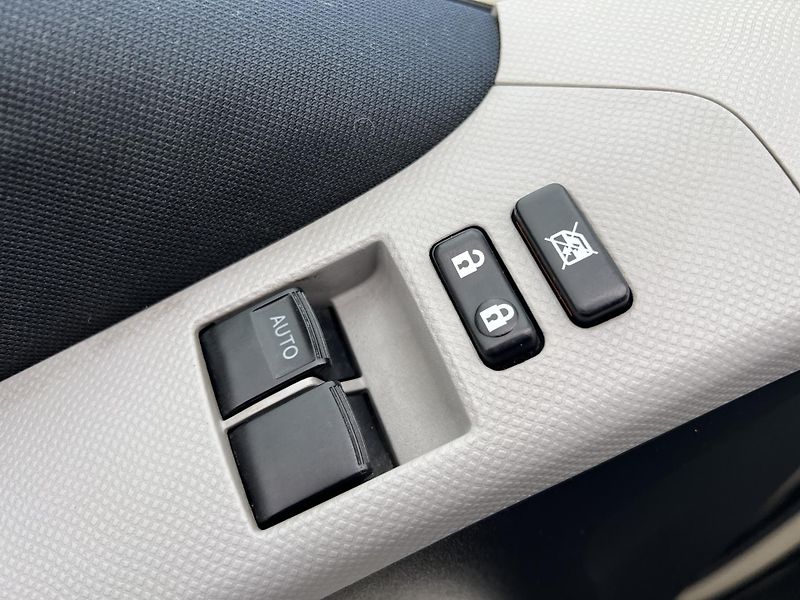 Toyota Yaris 1.3VVT-i 74kw KLIMA PŮVOD ČR  - fotka 12 z 38