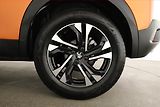 Peugeot 2008 (2023) Allure 1.2 PureTech, Automat - náhled 18