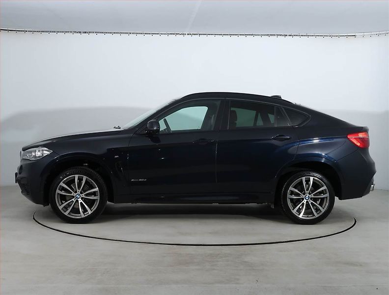 BMW X6 (2018) M Paket xDrive30d - fotka 3 z 23