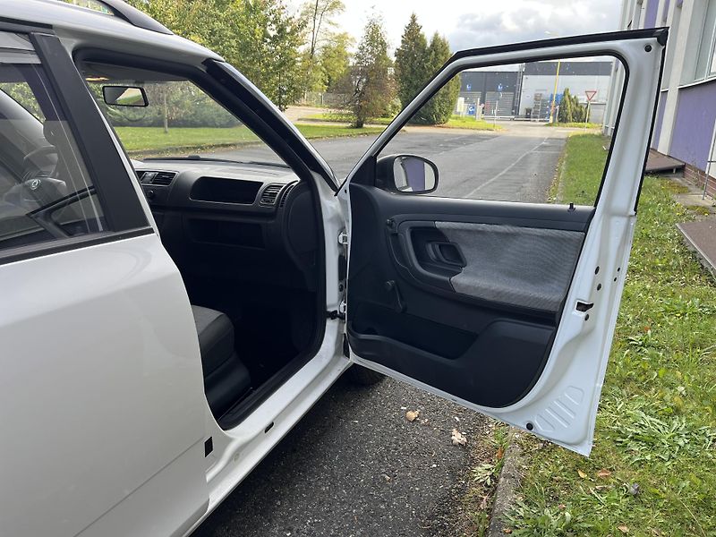 Škoda Fabia 1,2 HTP Combi Classic - fotka 20 z 26