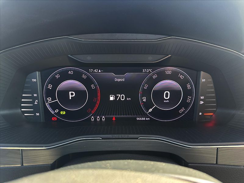 Škoda Superb 2,0 TSI 140kW DSG CZ Style DPH - fotka 14 z 28