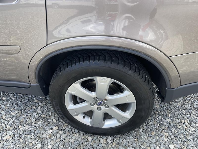 Volvo XC90 2.5TDi D5 200PS AWD R-DESIGN!! - fotka 33 z 180