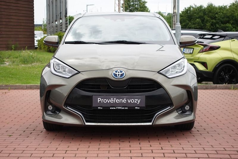 Toyota Yaris 1.5 HEV  Executive - fotka 2 z 29