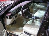 Zájemci o luxus v podobě ručně obšitých kožených sedadel nebo obkladů z pravého leštěného dřeva si budou muset pospíšit. Automobilka plánuje pouze omezenou sérii 150 vozů.