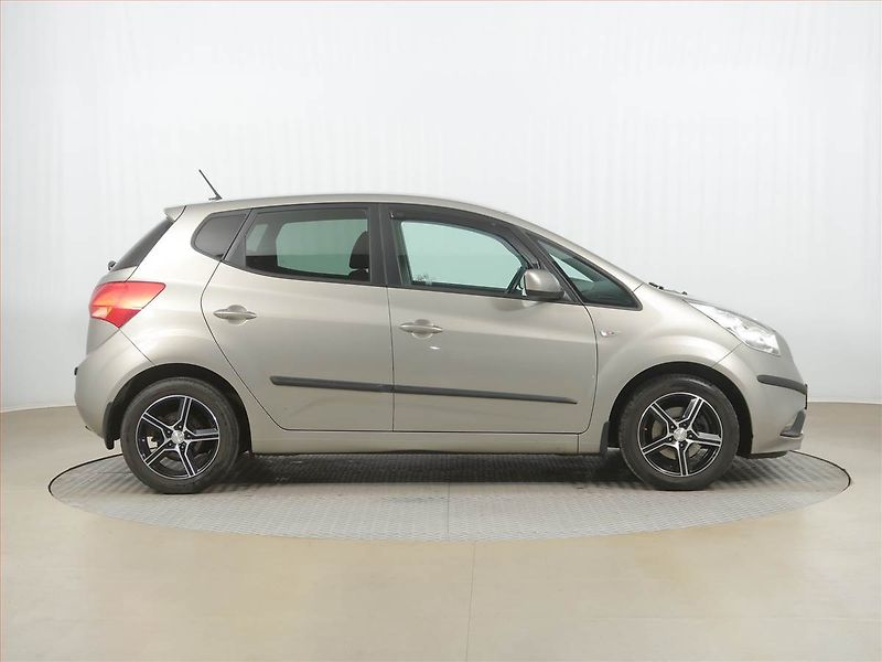 Kia Venga (2016) 1.6 CVVT - fotka 6 z 14