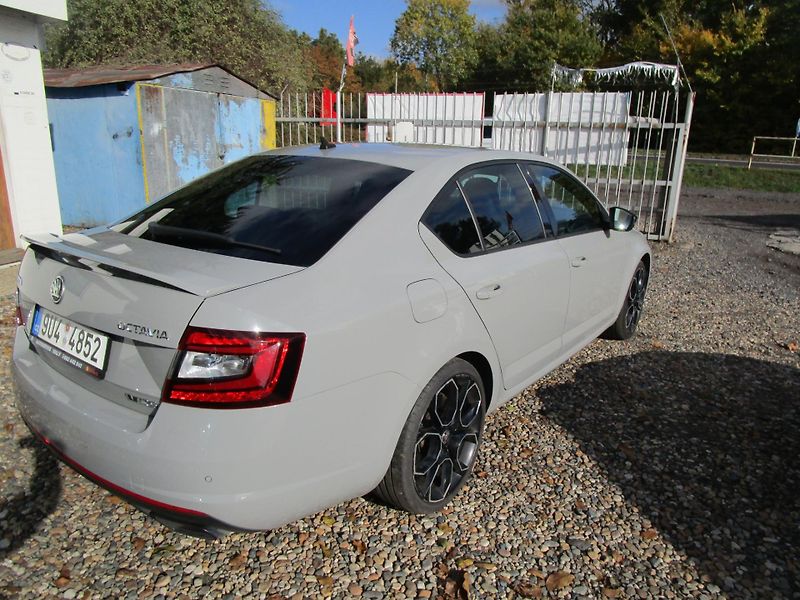 Škoda Octavia (2018) 2,0TSI-RS-180KW-KOUPEN V ČR - fotka 7 z 26