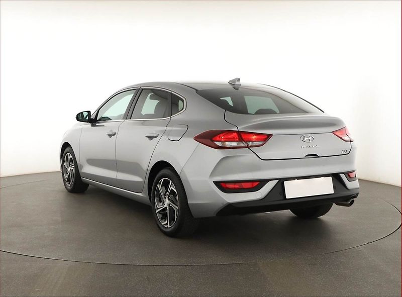 Hyundai i30 (2024) Family Smart 1.0 T-GDI - fotka 4 z 21