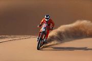 Účastníci Rallye Dakar zdolávají obrovské duny